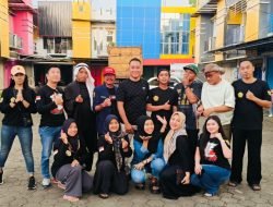 Sapa Ramadhan dengan Kepedulian: Karang Taruna Kecamatan Tayu Bagikan Takjil di Tengah Guyuran Hujan